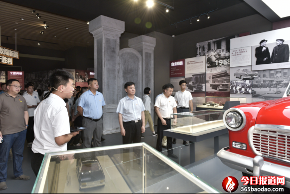 1_山東科技大學(xué)師生共赴萊西 感受十年涅槃驚艷“蝶變”1558.png