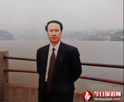 奉獻(xiàn)青春 無怨無悔1801.png