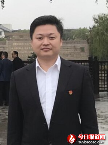 奉獻(xiàn)青春 無怨無悔1368.png