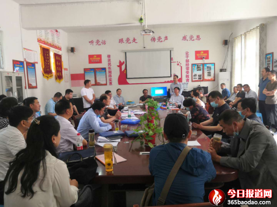 6_周口市商務局精準扶貧 情系百姓445.png